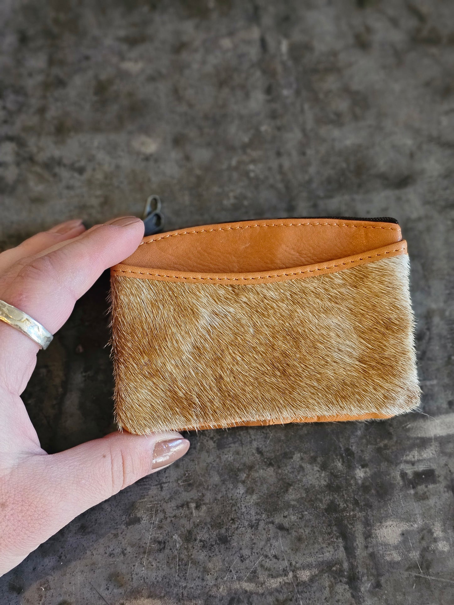 Claire Coin Purse / Tan & White Cowhide
