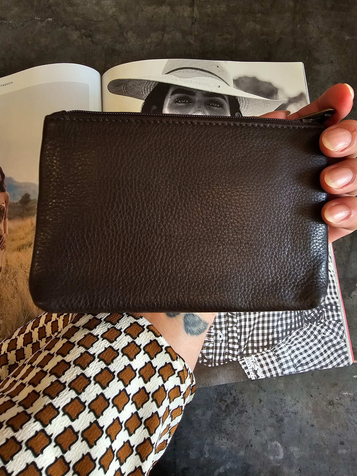 Alaska / Brown & White