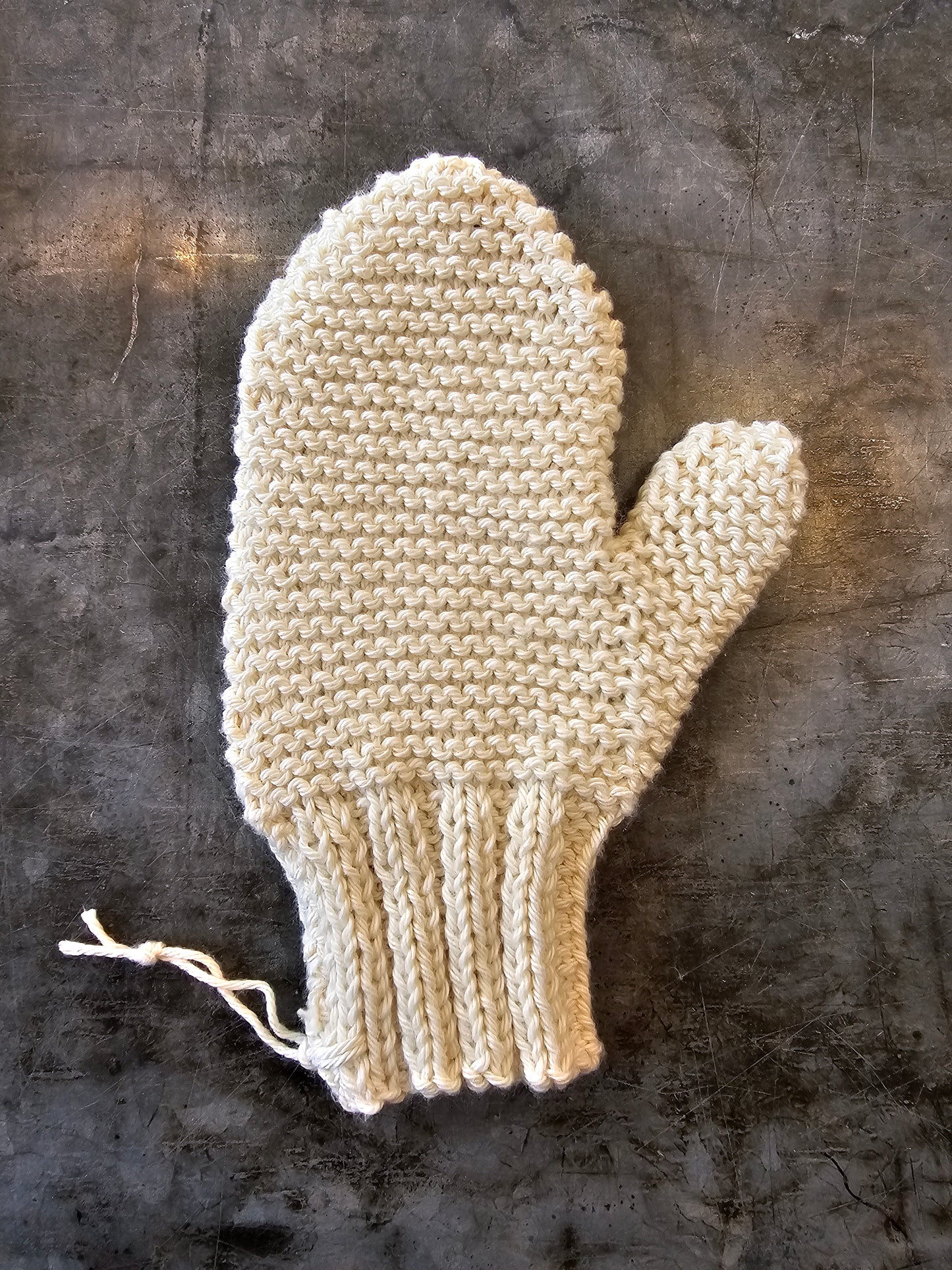 Hand Knitted Cotten Wash Mitten