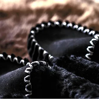 Traditional Moccasin / Black