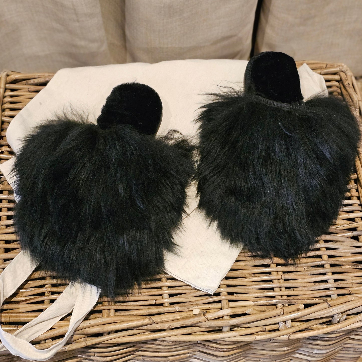 Moodle Slippers / Black