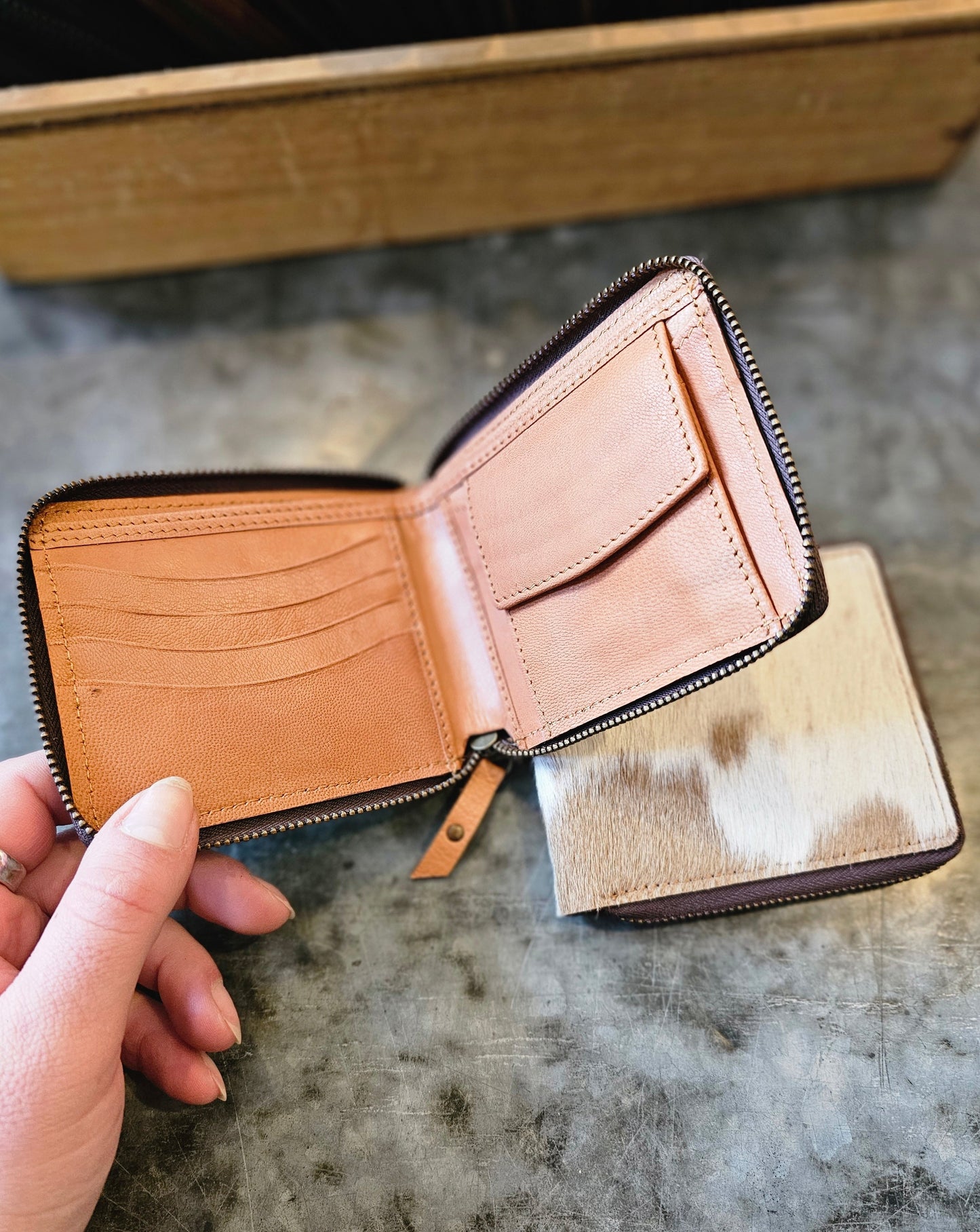 Cowhide Wallet / Brown