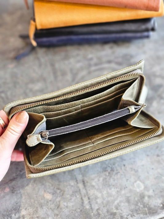 Harriet Wallet / Olive