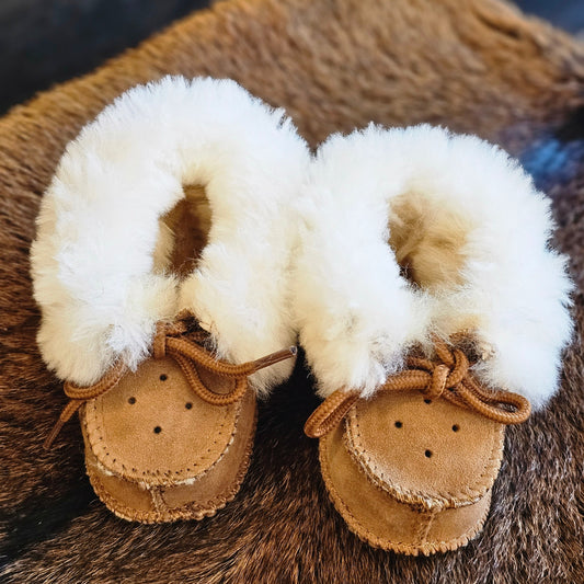 Sheepskin Baby Booties / Chestnut