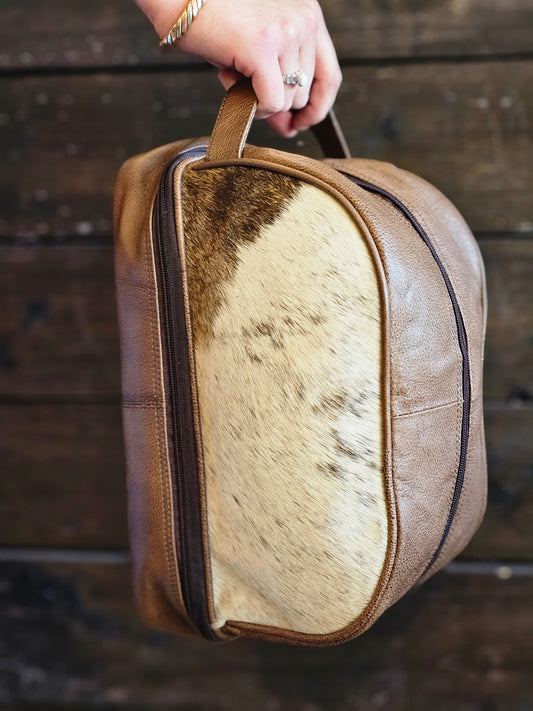 Derby Cowhide Toiletry Bag / Brown