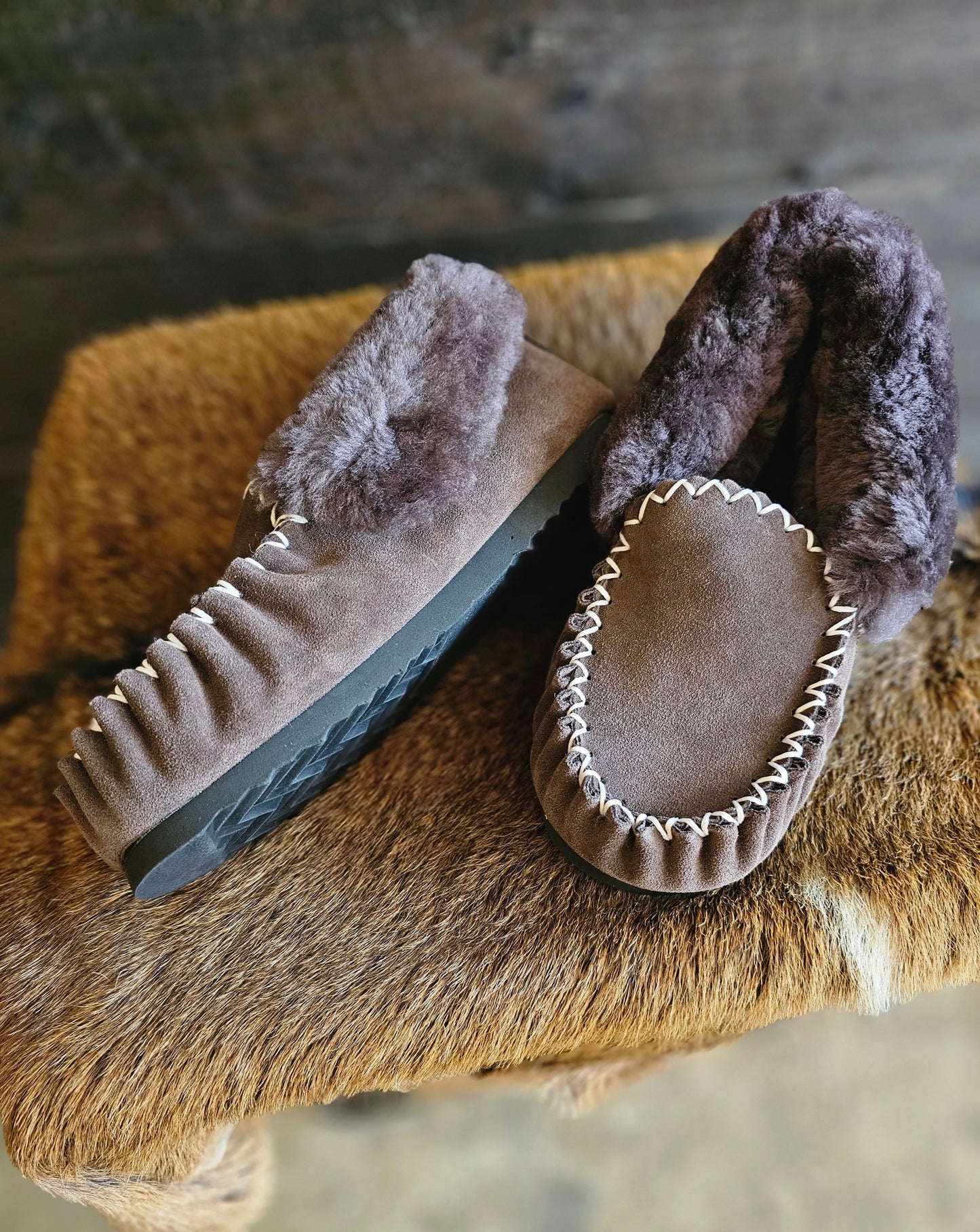 Traditional Moccasin / Chocolate