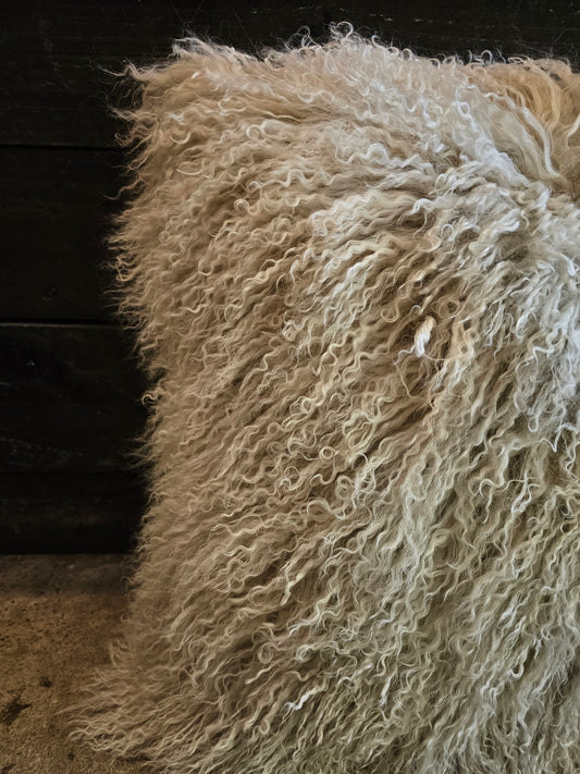 Mongolian Sheepskin Cushion / Fawn
