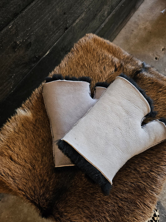Fingerless Sheepskin Gloves / Black