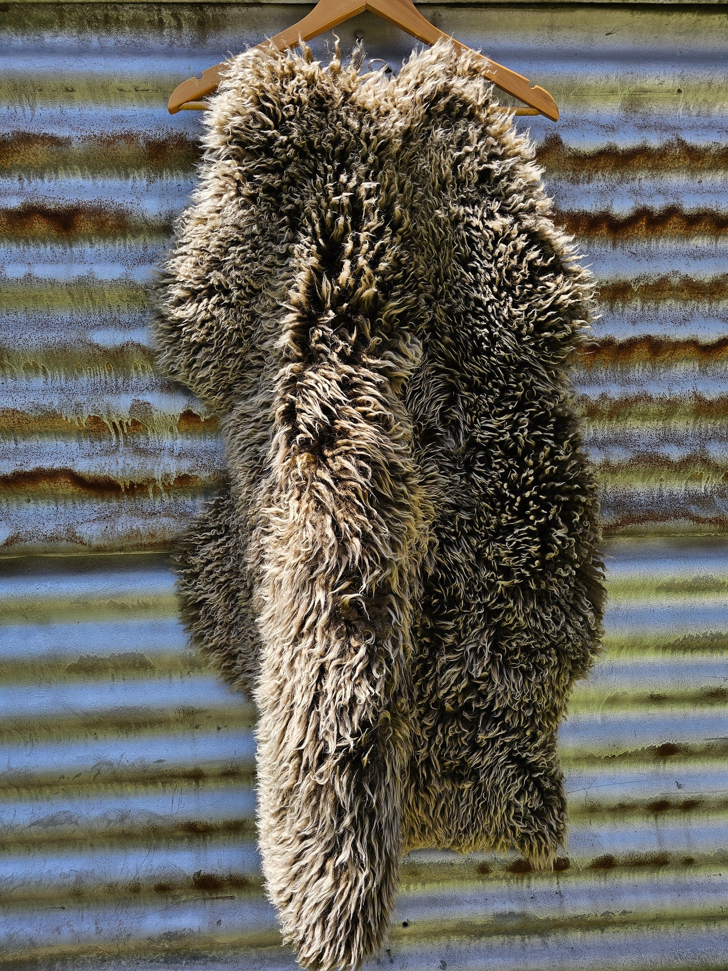 Curly Long Wool Sheepskin Rug / Sahara