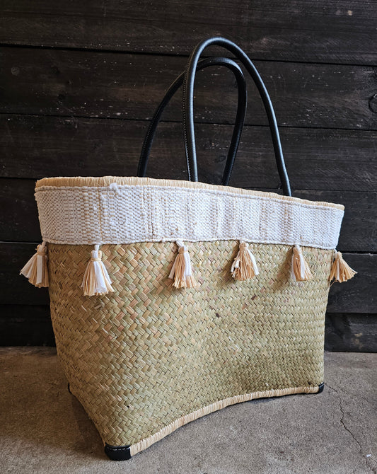 Penjy Pompom / White / Raffia