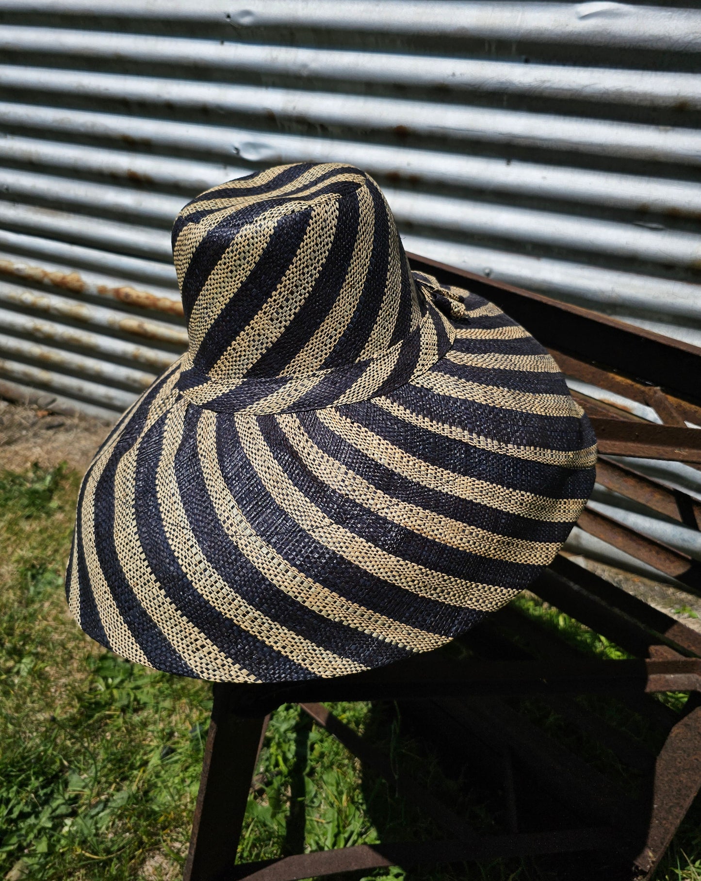 Capeline Hat / Stripe / Black + Natural
