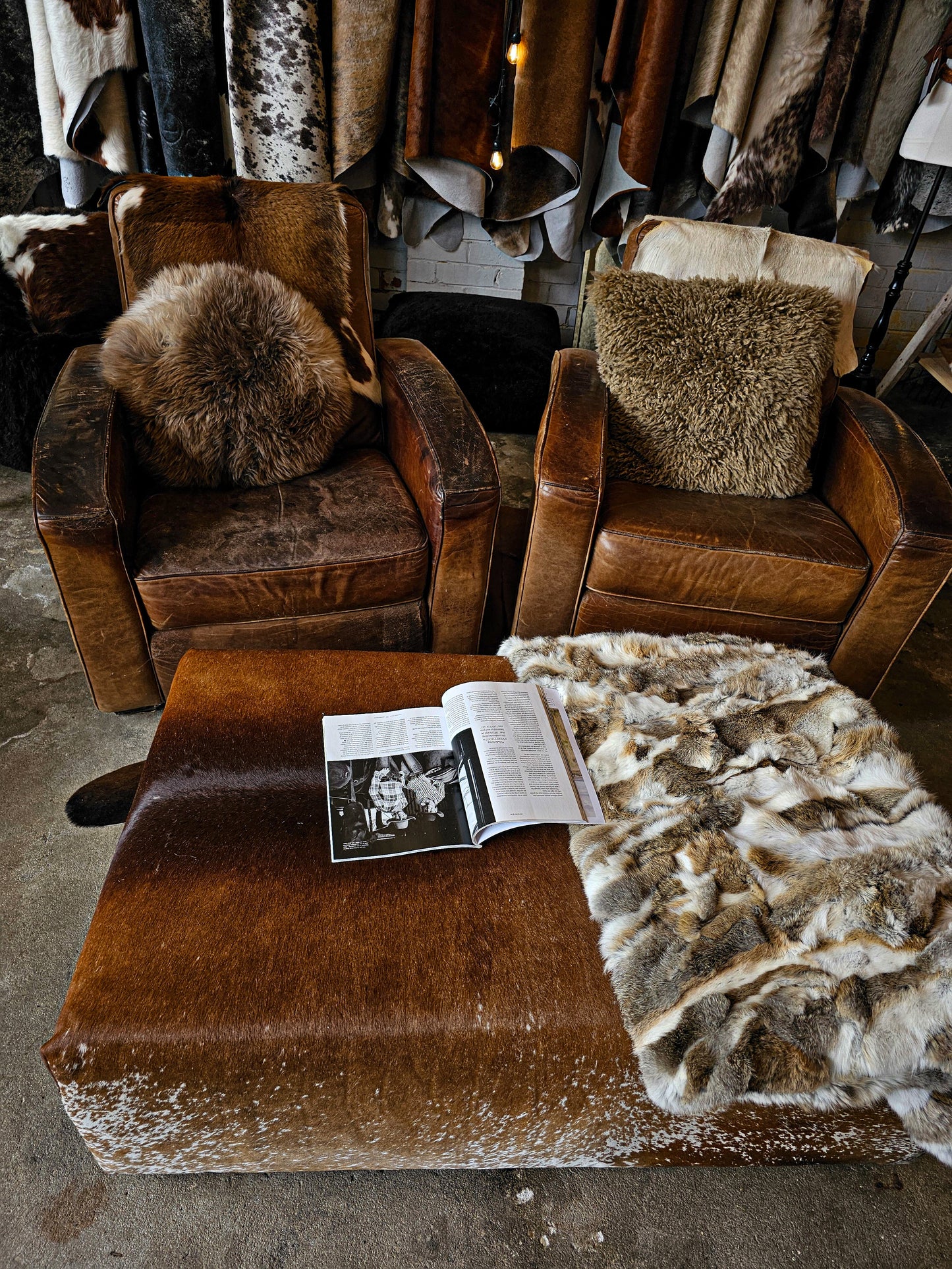 New Zealand Natural Sheepskin + Leather Cushion / Circular