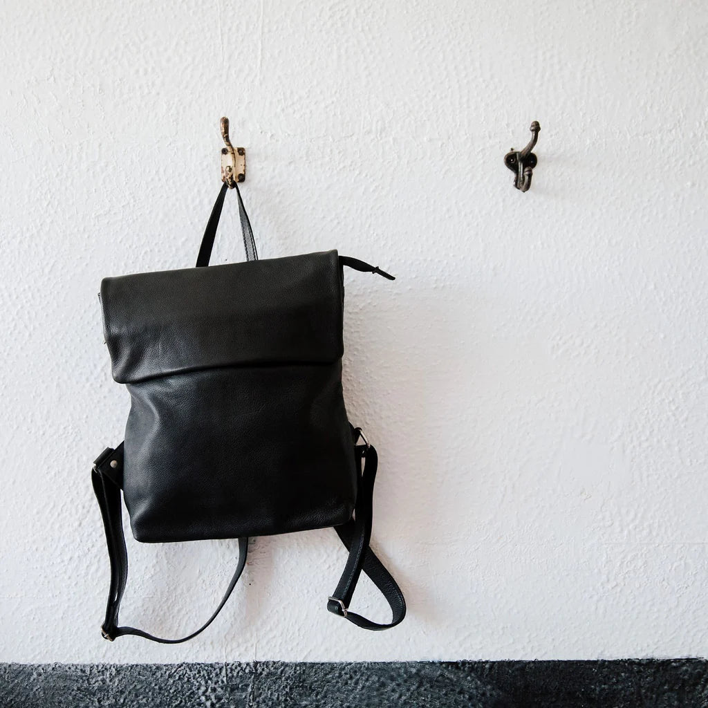Neve Backpack / Black