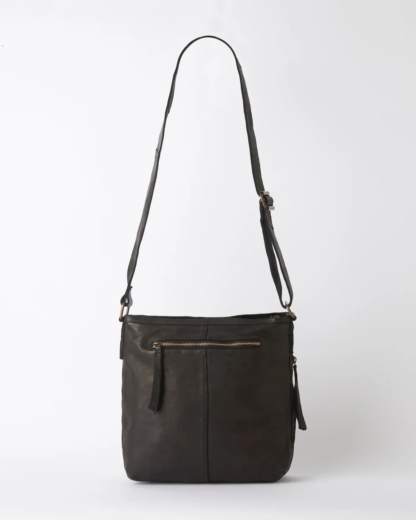 Classic Slouchy Crossbody Bag / Cognac