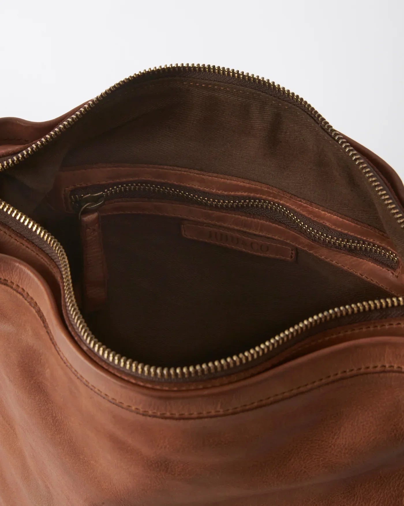 Classic Slouchy Crossbody Bag / Cognac